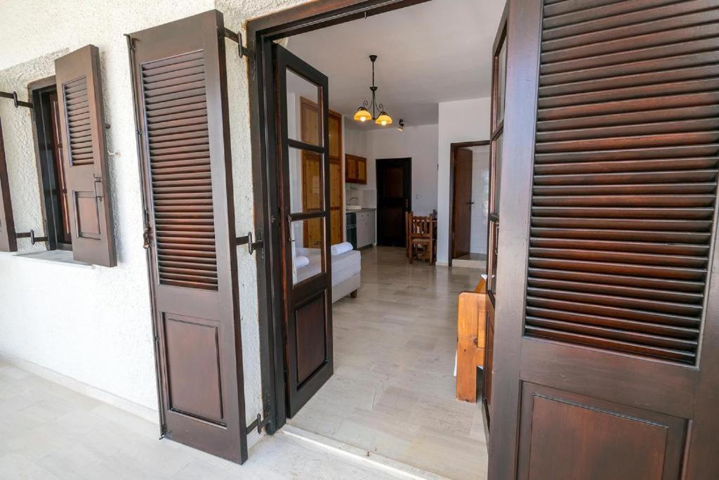 Pelagos Seafront Accommodation - George Myrties Dış mekan fotoğraf