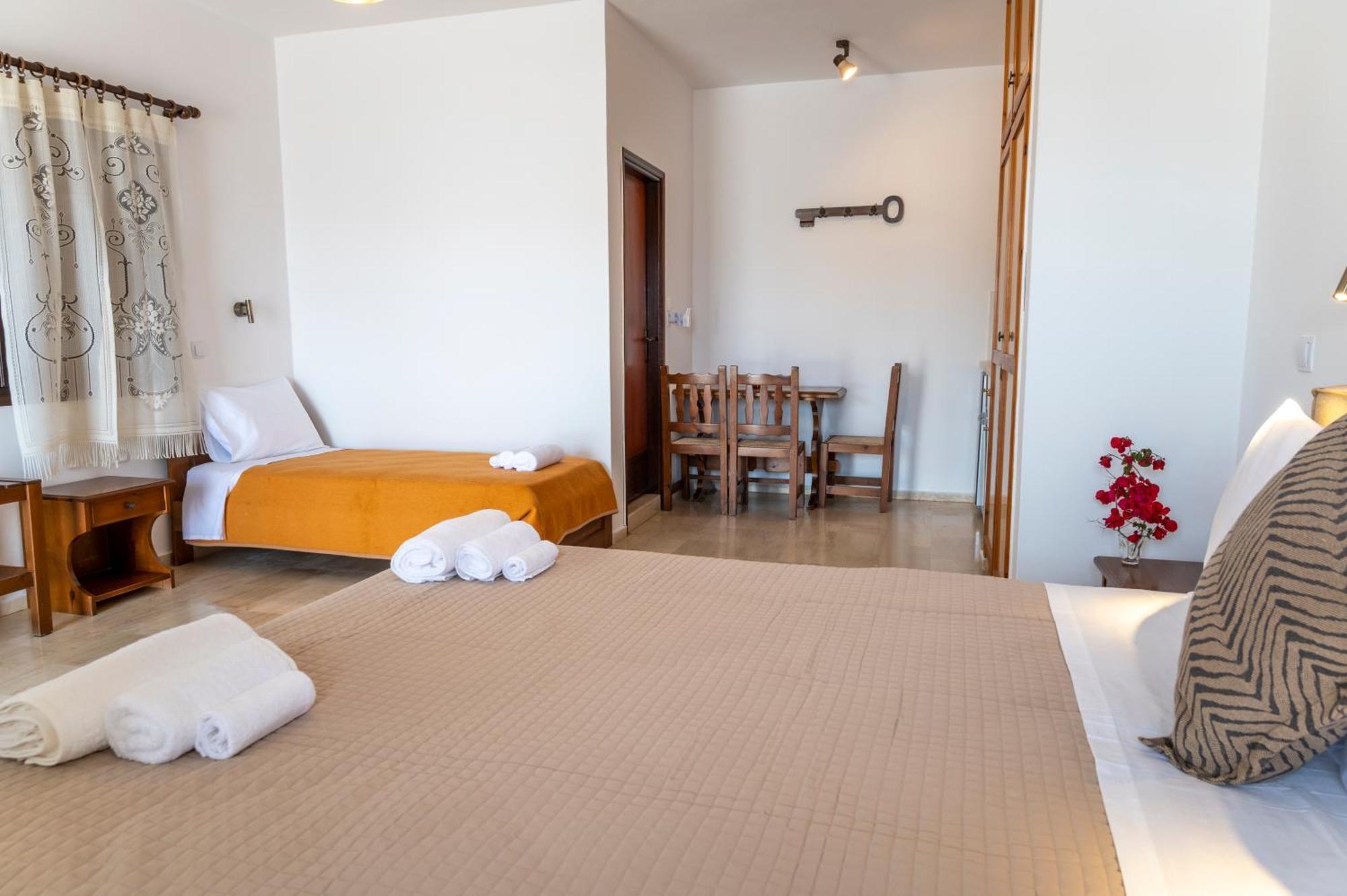 Pelagos Seafront Accommodation - George Myrties Dış mekan fotoğraf
